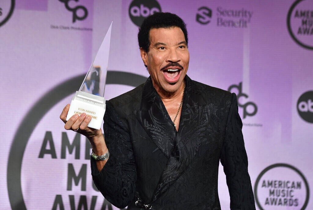 2022 American Music Awards - Press Room